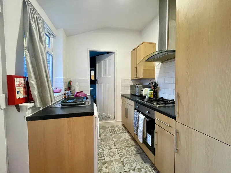 3 Bed Student House // West End | Aug 2026 - Thumbnail 5